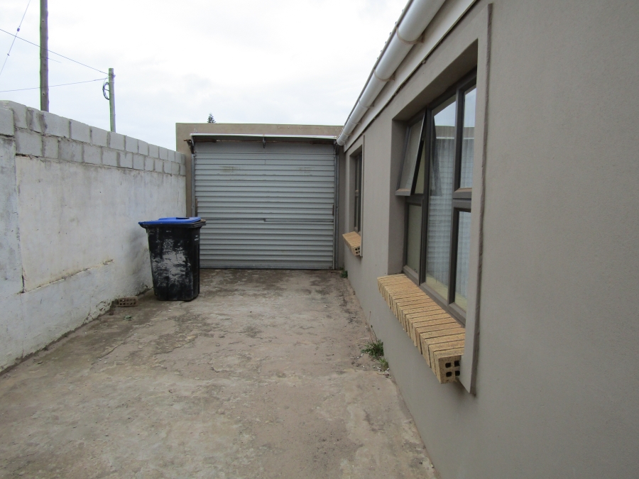 3 Bedroom Property for Sale in Kruisfontein Eastern Cape